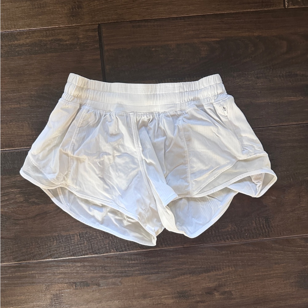 white lululemon hotty hot shorts